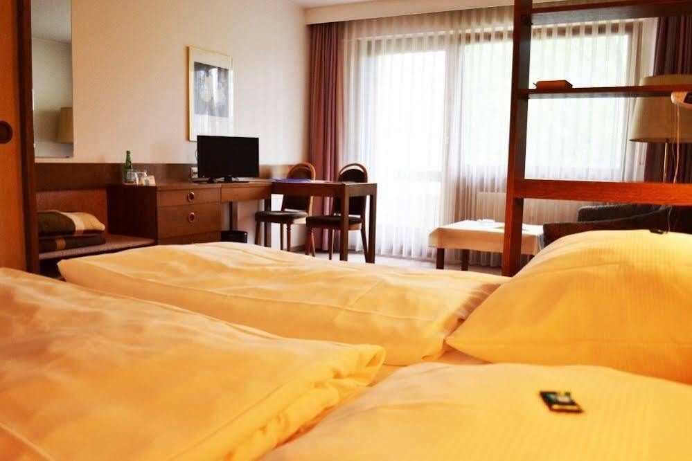 Hotel Quellenhof Bad Urach Buitenkant foto